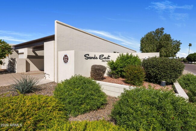 Building Photo - 8633 E Monterosa Ave