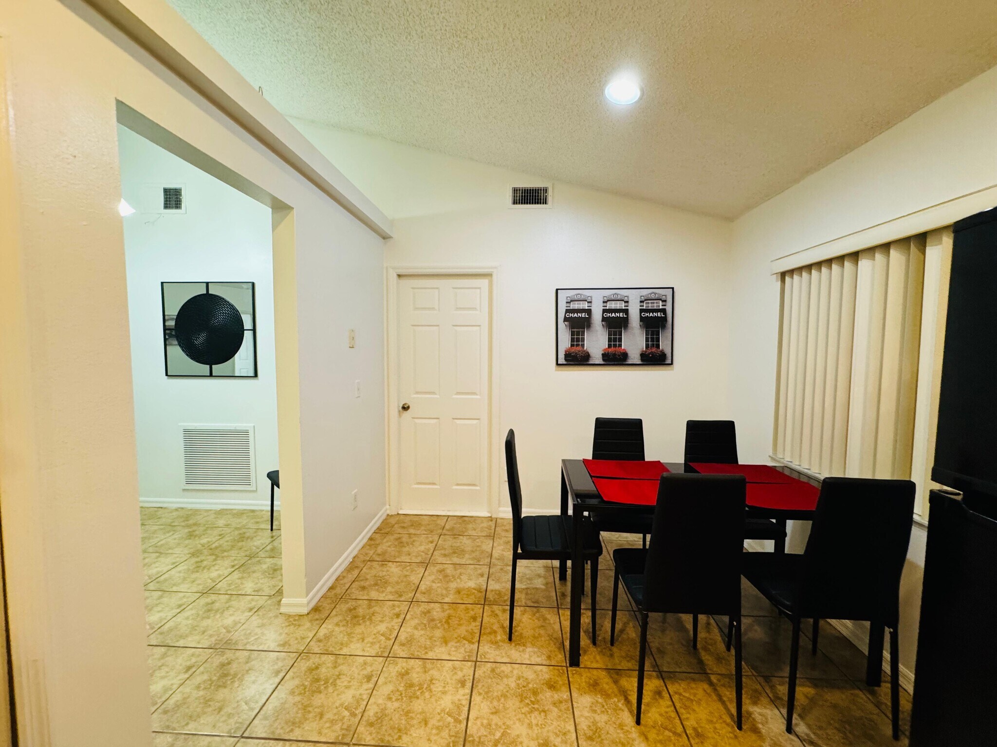Shared Dining Room - 536 Cheshire Way
