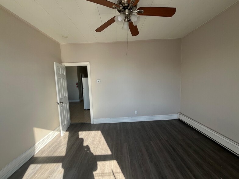 Building Photo - 67 W 53rd St