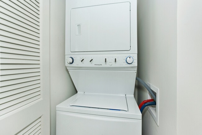 Building Photo - Comfortable Studio in the Salt District, Kakaako