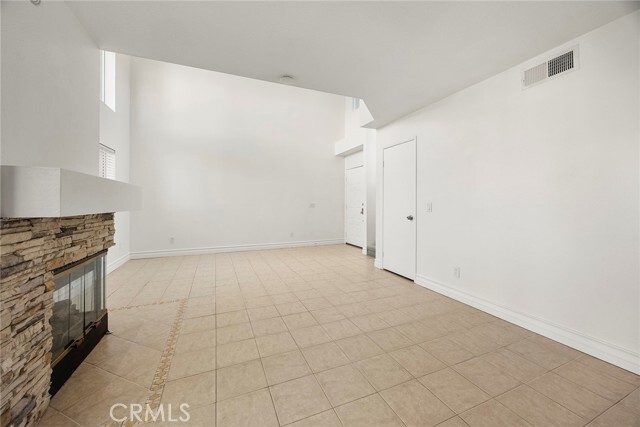 Building Photo - 2211 Ascot St