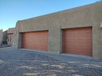 Three-car garage - 41 Santa Ana Loop