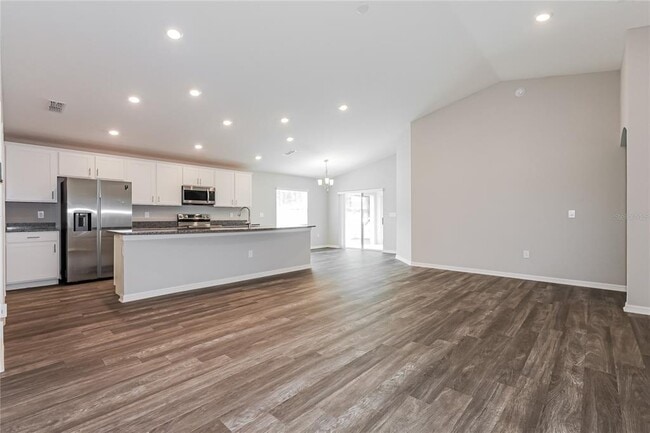 Building Photo - 944 First Dr