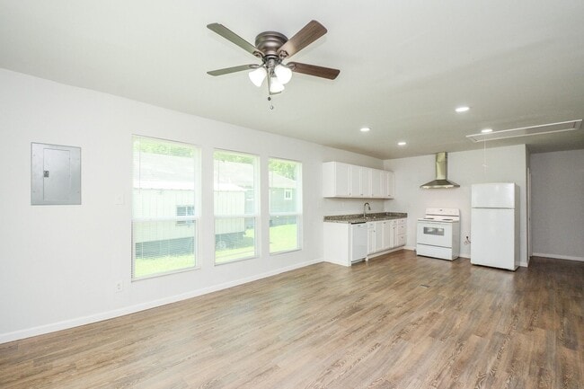 Building Photo - 3013 Brackenridge St