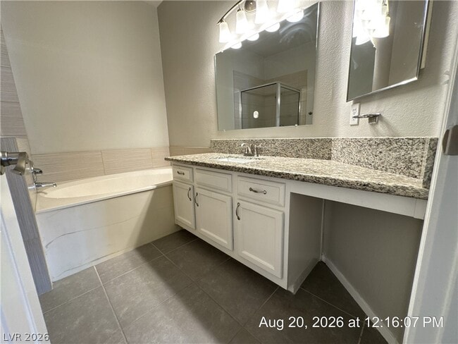 Building Photo - 2975 Bluegrass Ln