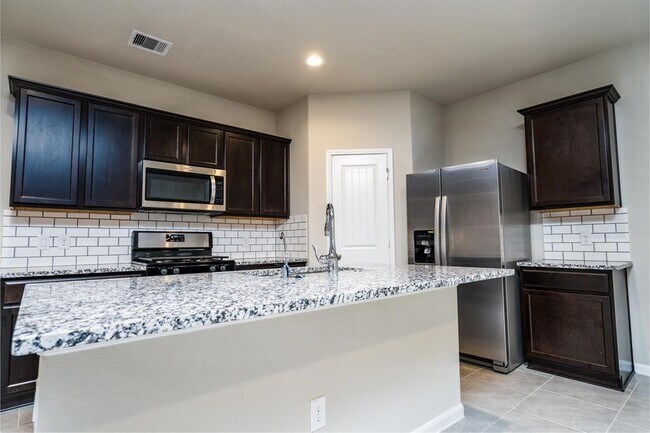 Building Photo - 5502 Pleasant Falls Dr