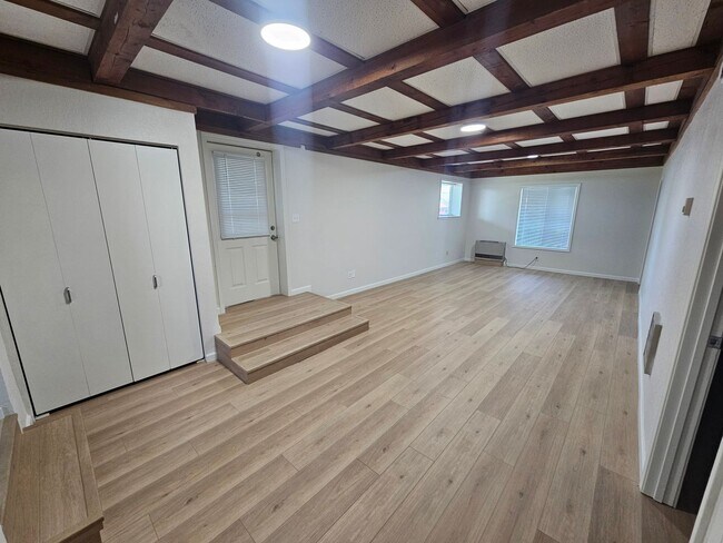 Building Photo - 300 2nd Ave