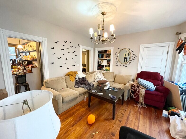 Building Photo - 12 Oswald St