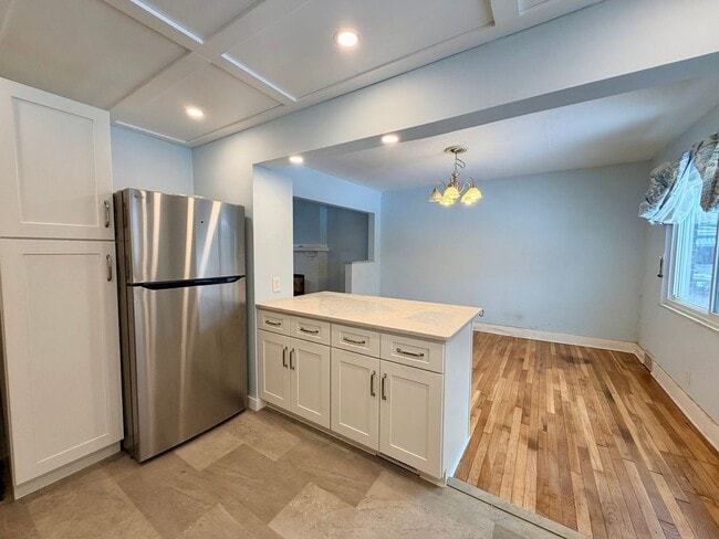 Building Photo - 1612 Oak Grove St