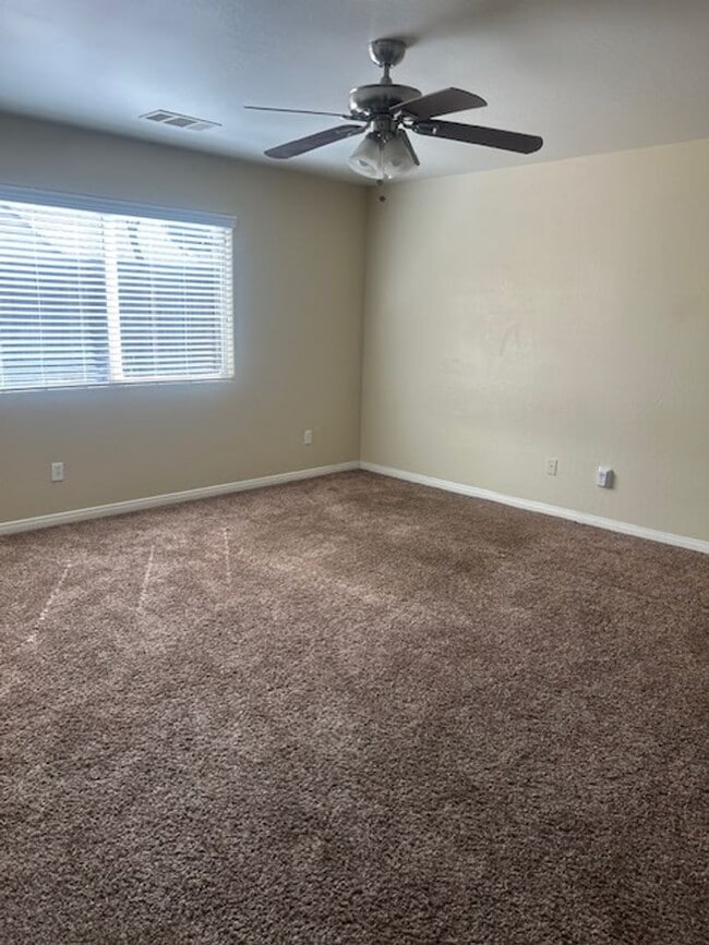 Building Photo - MOVE IN SPCIAL! Available Now - 3-Bedroom, 2-Bath Home for Rent