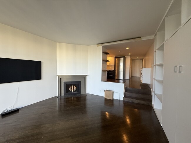 Building Photo - 1255 California St