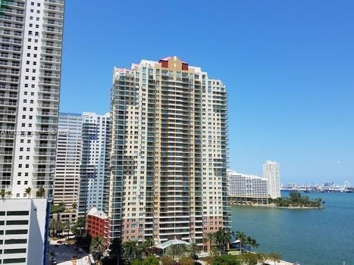 Building Photo - 1155 Brickell Bay Dr