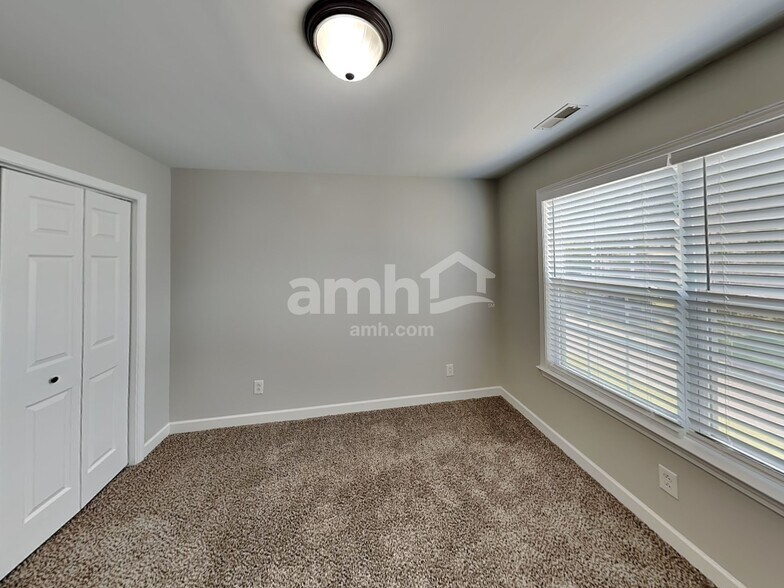 Building Photo - 3035 Romain Trail