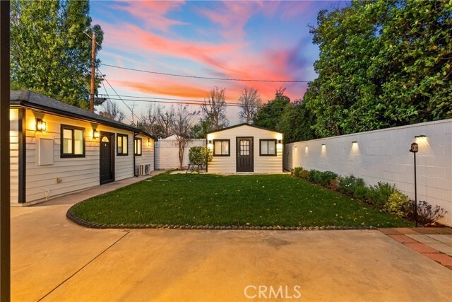 Building Photo - 5810 Ranchito Ave