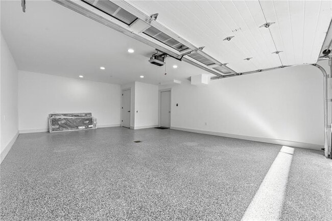 Building Photo - 5133 Fifth Ave