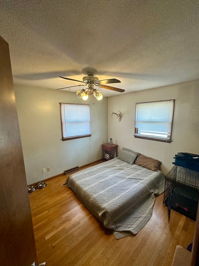 Building Photo - 2437 Vaughn Dr