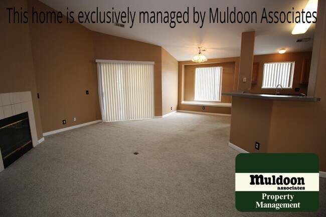 Building Photo - Strawberry Field gated community condo wit...