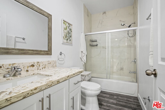 Building Photo - 1805 S New England St