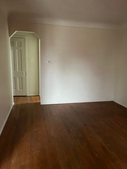 Building Photo - 1506 Chandler Ave