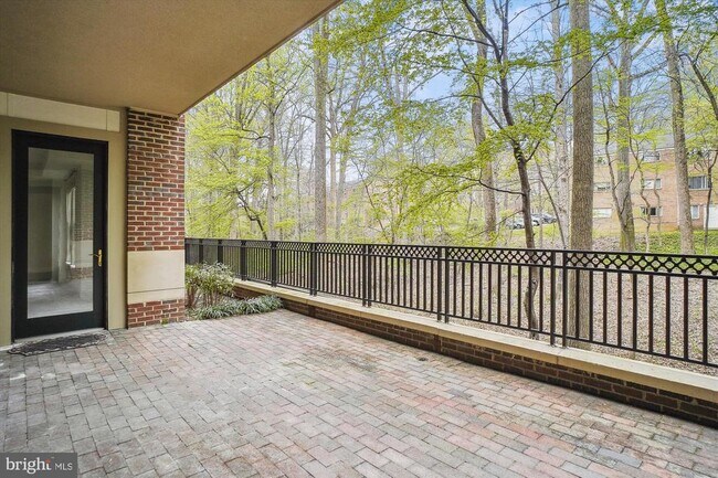 Building Photo - 10401 Strathmore Park Ct