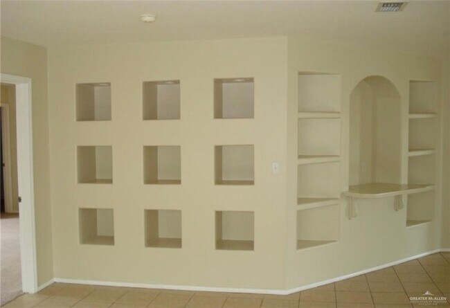Building Photo - 719 W Sherryl Ave