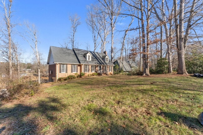 Building Photo - Spacious 4BR, 4BA Home with Lake Views in Belle Terre Acres $2,225/mo rent***