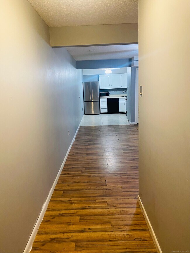 Building Photo - 507 Twin Circle Dr