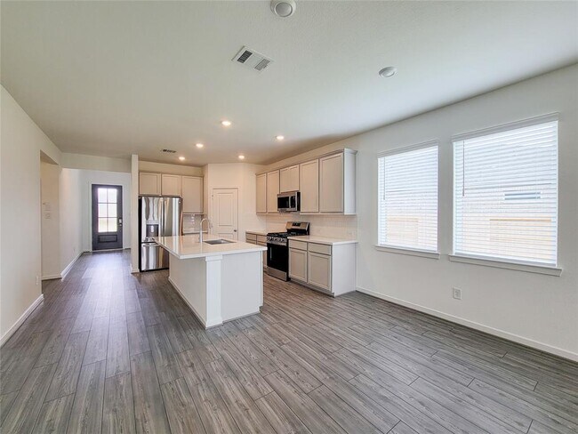 Building Photo - 21627 Royal Jett Dr