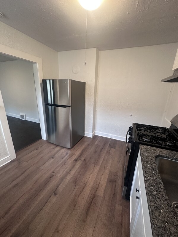 Building Photo - 3229 W 32nd St