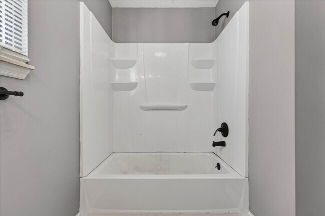 Building Photo - 91 Grassmire Dr