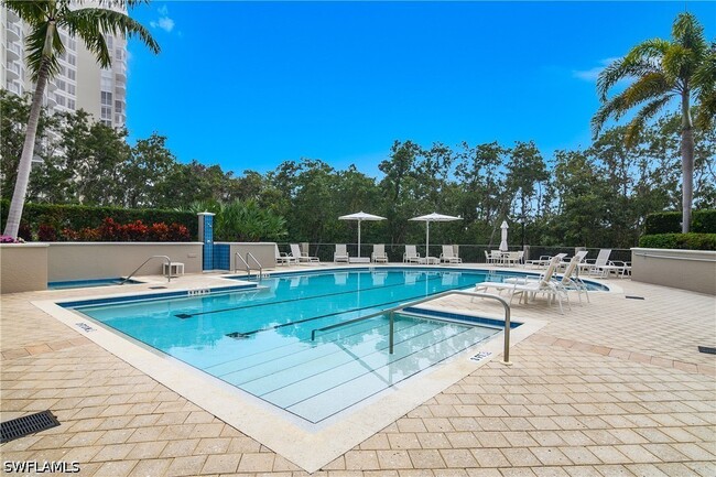 Building Photo - 7225 Pelican Bay Blvd