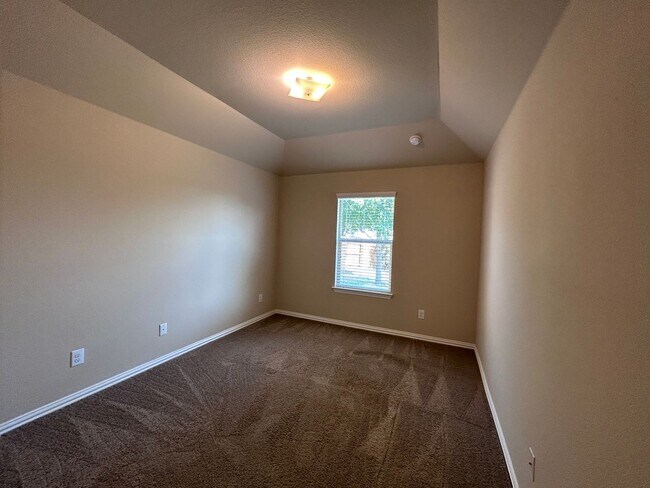 Building Photo - 2204 Tranquility Ln
