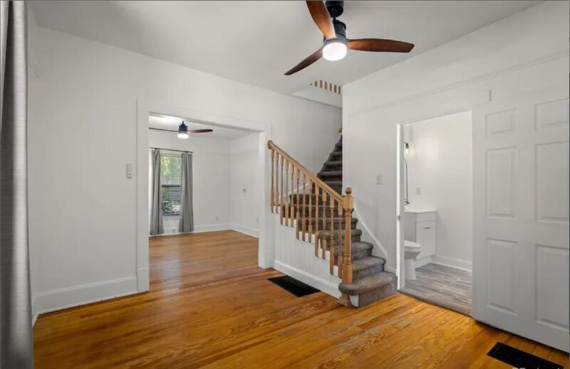 Building Photo - 502 E San Miguel St