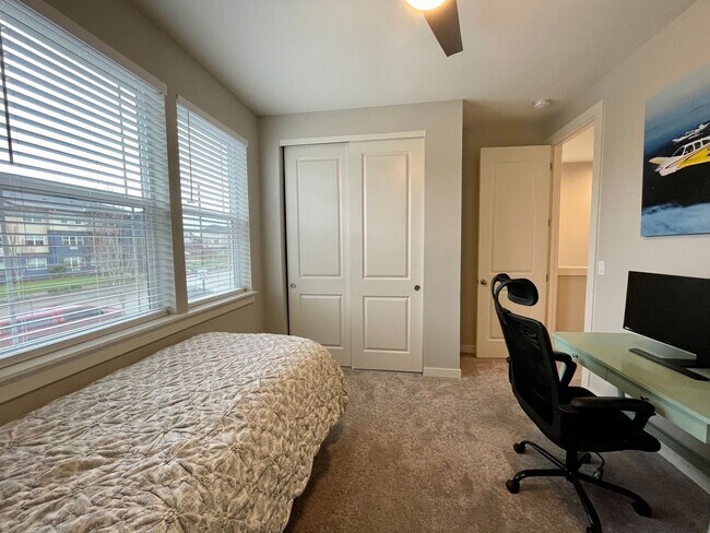 Building Photo - Hillsboro 3 Bed 2.5 Bath Townhome in Reeds Crossing ~ Includes A/C, 2 Car Garage w/ Level 2 Charg...