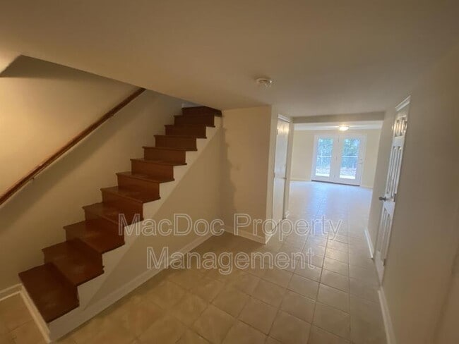 Building Photo - 24 Bentley Ct