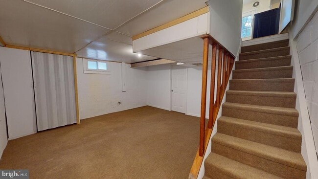 Building Photo - 2211 Arlington Terrace