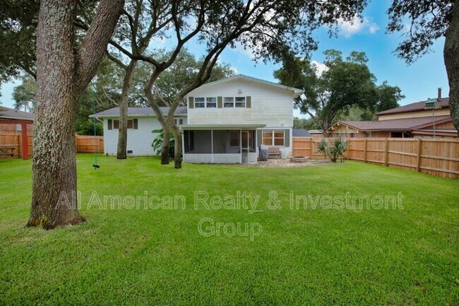 Building Photo - 20 Dogwood Ln