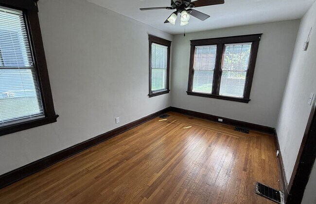 Building Photo - 2904 Jefferson Ave