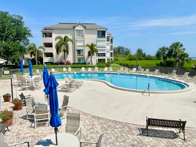 Building Photo - 6175 S Mirror Lake Dr