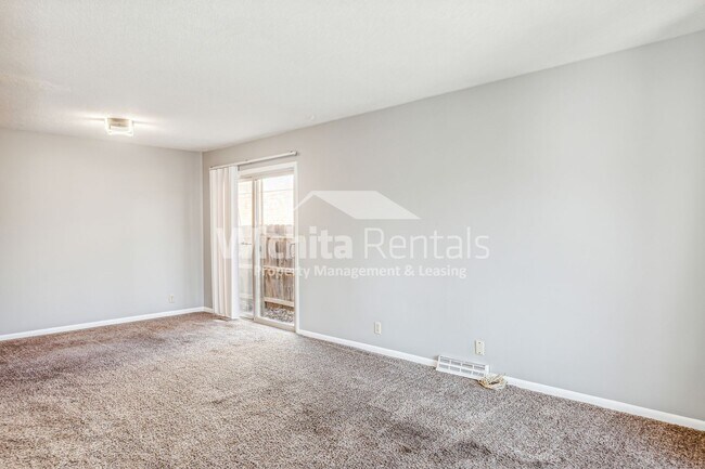 Building Photo - Indian hills duplex!