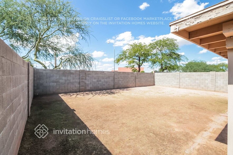 Building Photo - 1688 S Pinto Dr