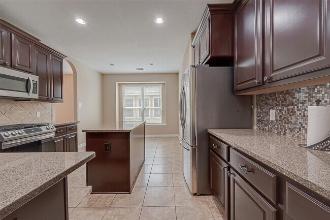 Building Photo - 21831 Mount Hunt Dr