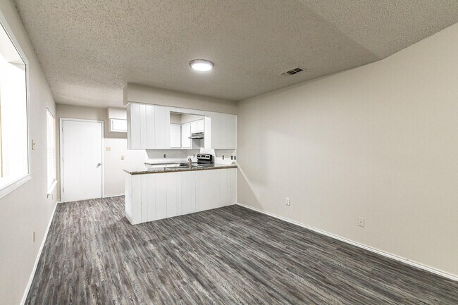 Building Photo - 17 Wagnon Dr
