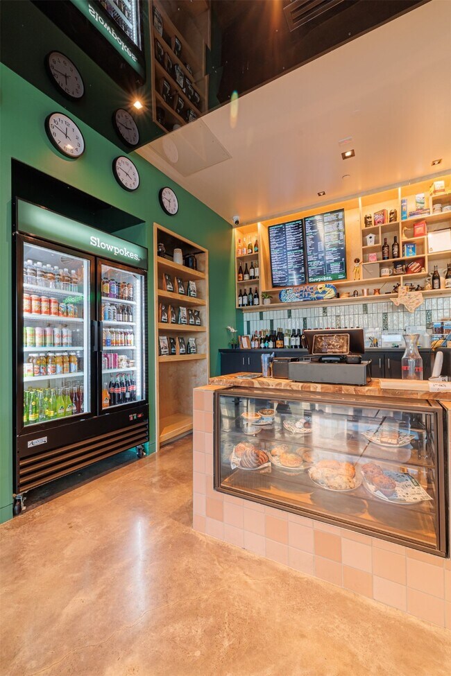 Building Photo - 10505 Deerwood Rd