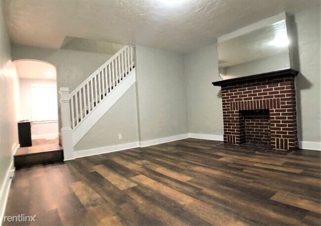 Building Photo - 2 br, 1 bath Townhome - 5346 Hillcrest St