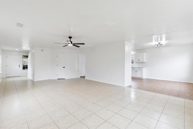 Building Photo - 9031 Aspen Trace Ln