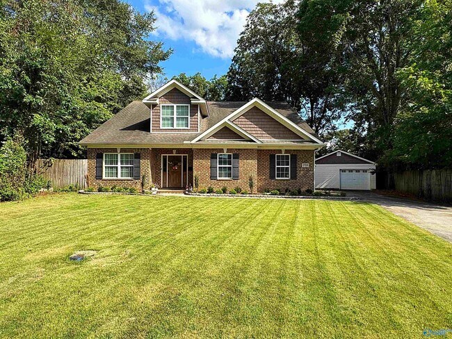 Primary Photo - 2709 Thornton Cir SW