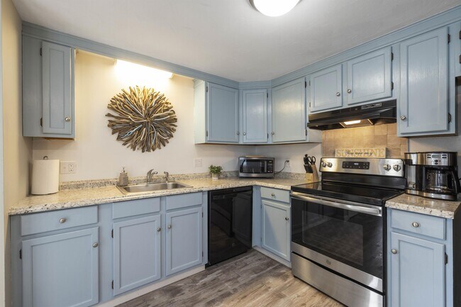 Building Photo - 16 Grasshopper Ln