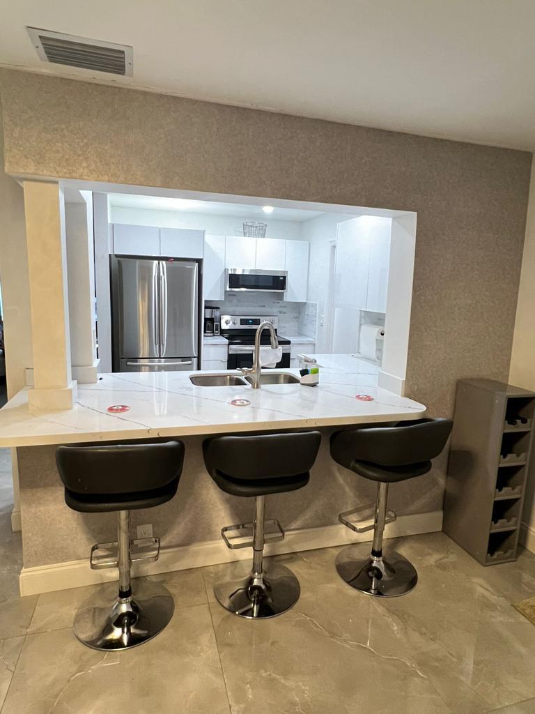 Building Photo - 7303 NW 57th Dr