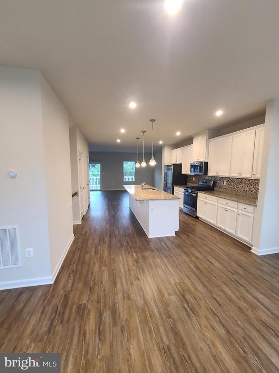 Building Photo - 1006 Valley Run Dr